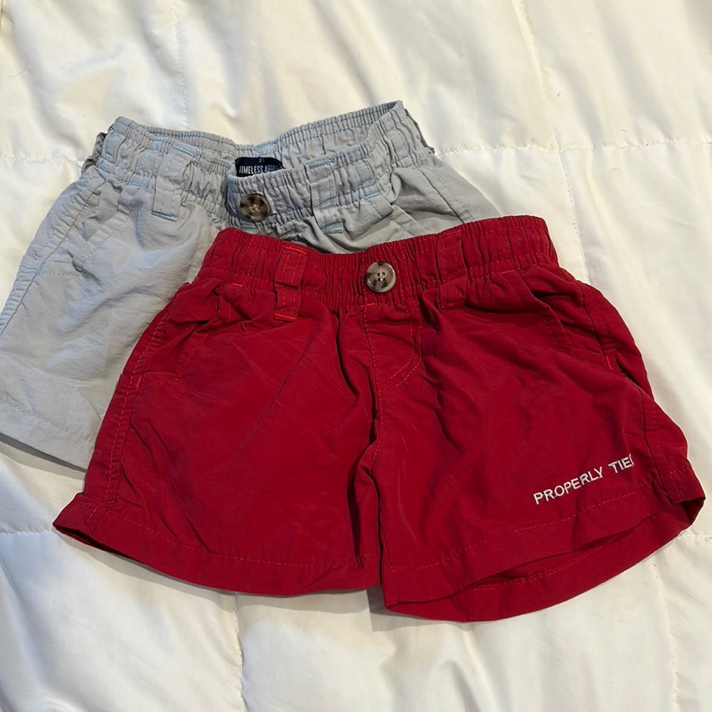 Properly tied boys shorts. Good condition 2T